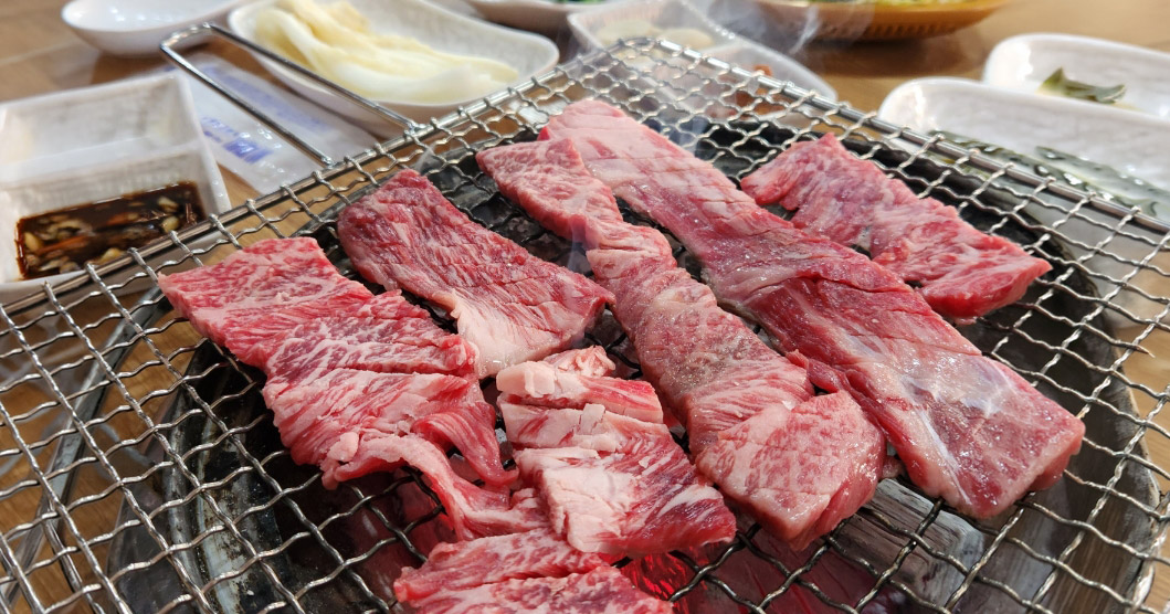 Charcoal-grilled hanwoo short ribs at Sigol Galbi Sikdang in Andong