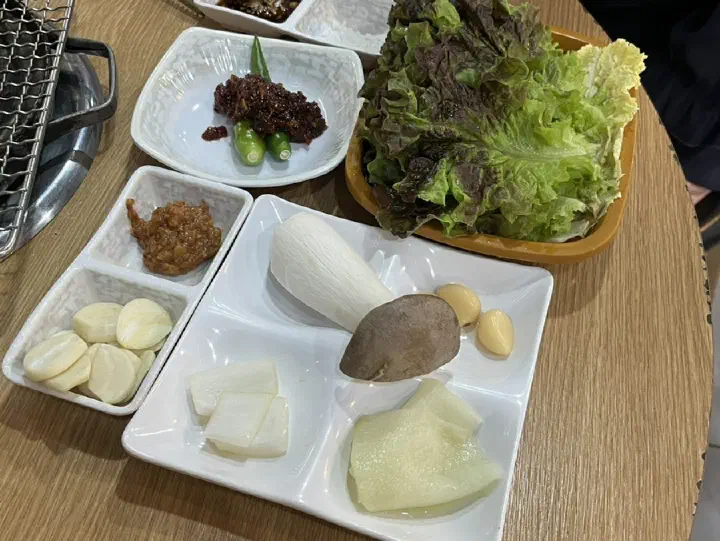 Fresh lettuce and ssam vegetables