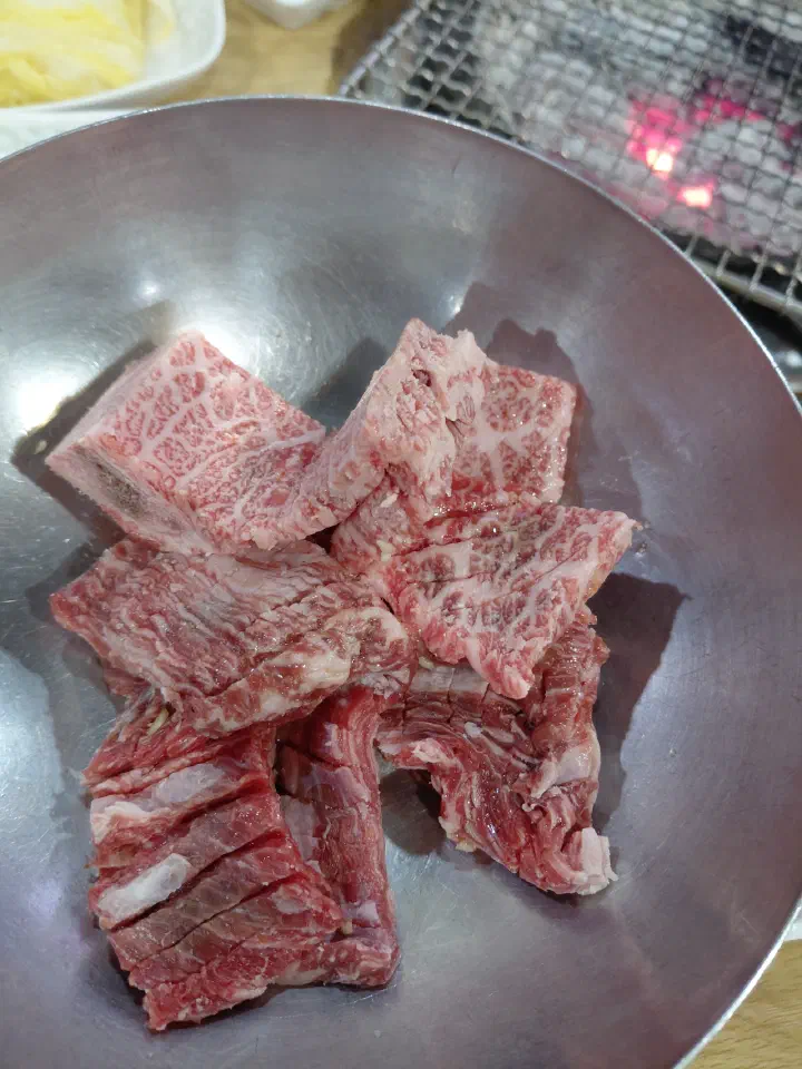 A serving of Andong hanwoo fresh short ribs