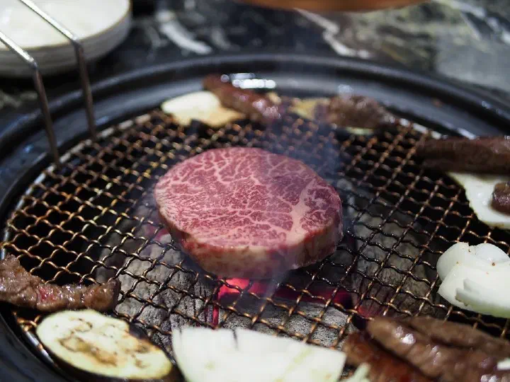 압구정 미우 숙성안심 스테이크 구이