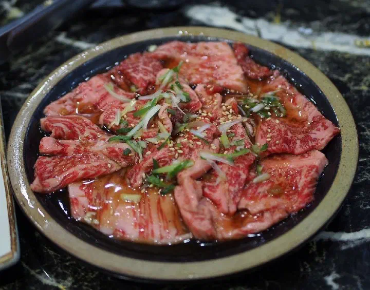 압구정 미우 한우 구이 한 접시