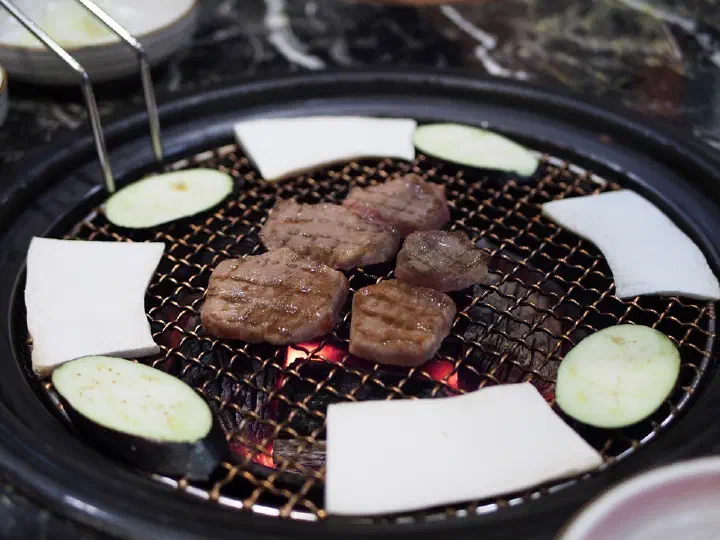 Special cuts on the grill at Miu