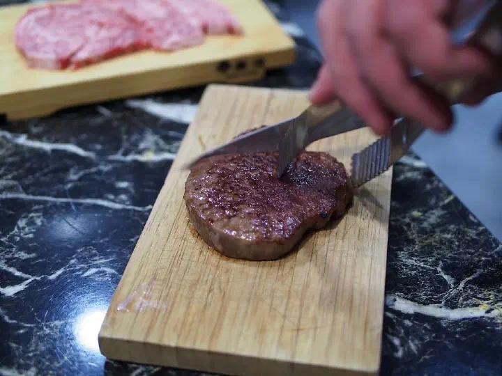 압구정 미우 숙성안심 손질