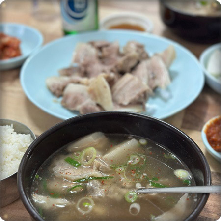 Clear-broth dwaeji gukbap at Halmae Gukbap