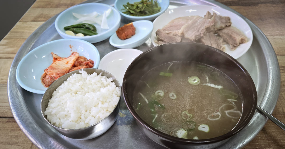Suyuk baekban set at Halmae Gukbap in Beomil-dong, Busan