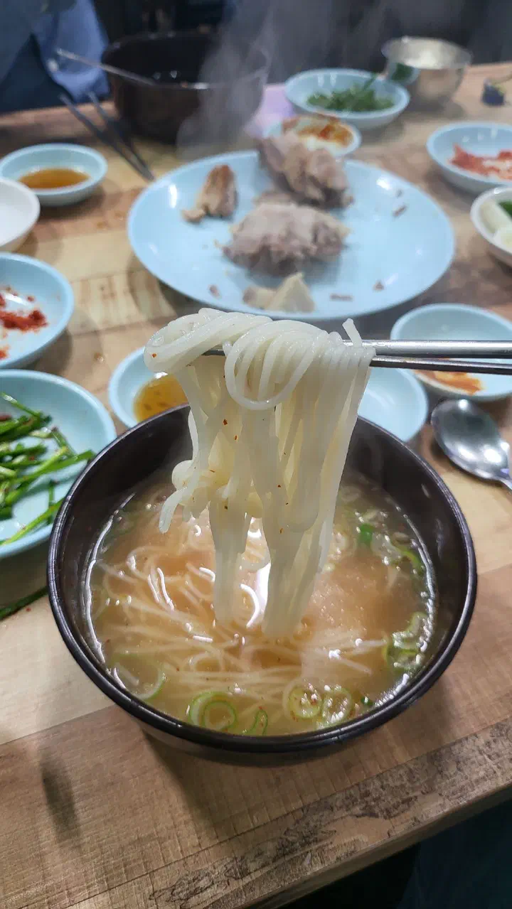 수육 반 접시 분량