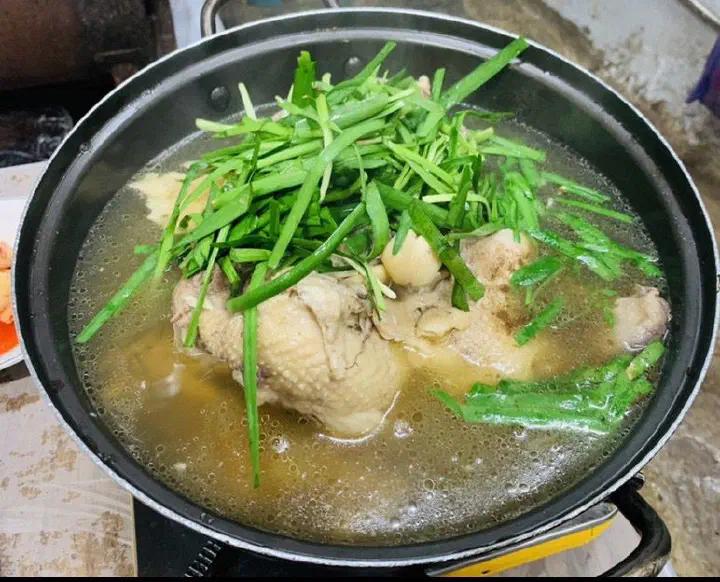 옻오리백숙 국물