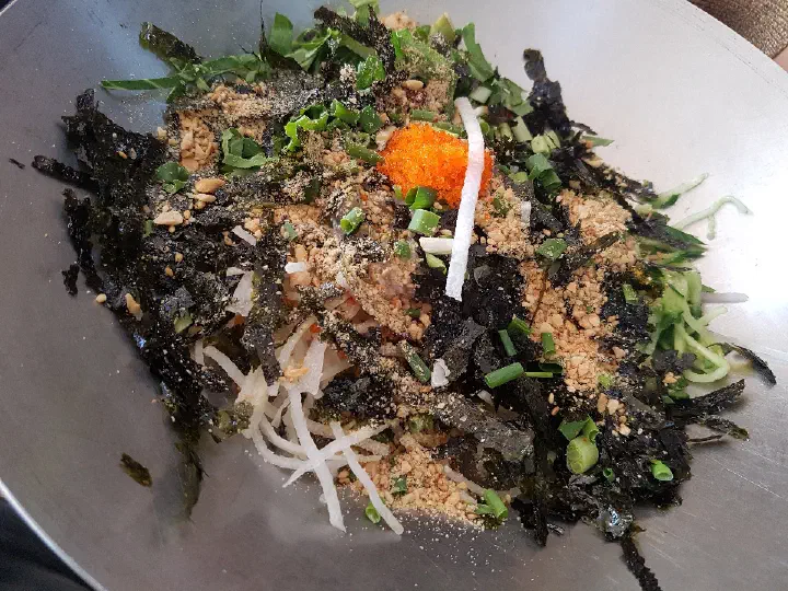 Hoe-bibimbap mixed together