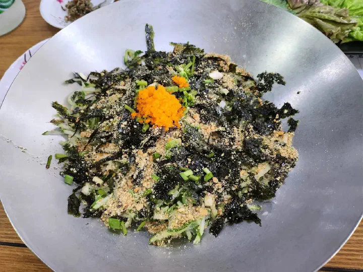 Hoe-bibimbap, raw fish rice bowl