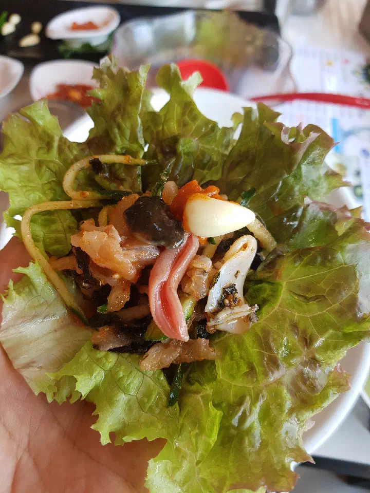 Premium mulhoe with gaebul and seafood