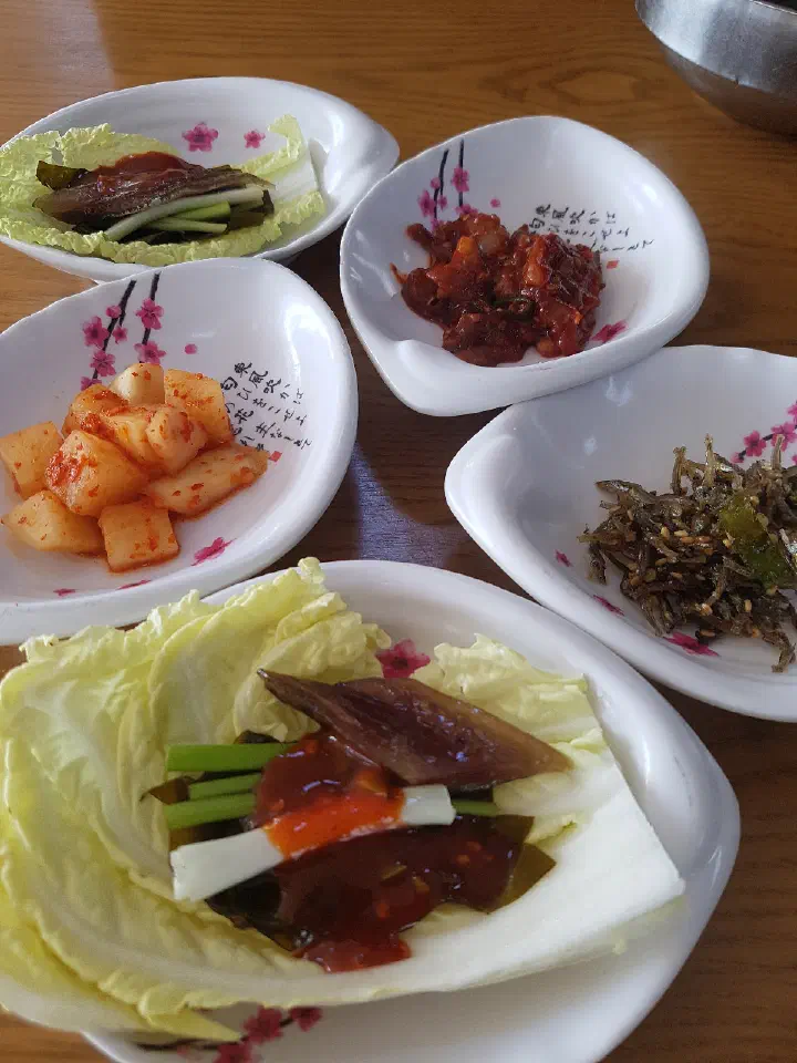 The standard banchan set