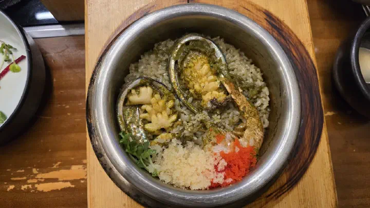 Close-up of abalone sotbap at Handasot