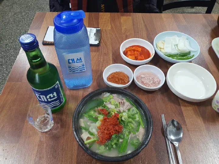 Kimchi, kkakdugi and other side dishes