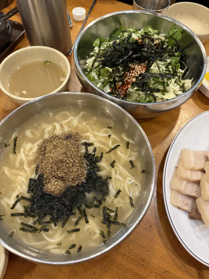 Perilla kalguksu, bibimguksu and a small plate of suyuk ordered together