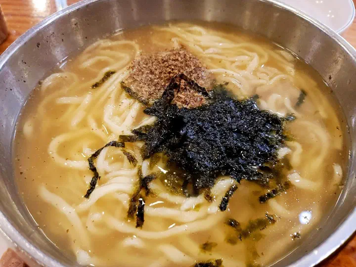 A single bowl of perilla kalguksu, an easy solo meal near Daejeon Station