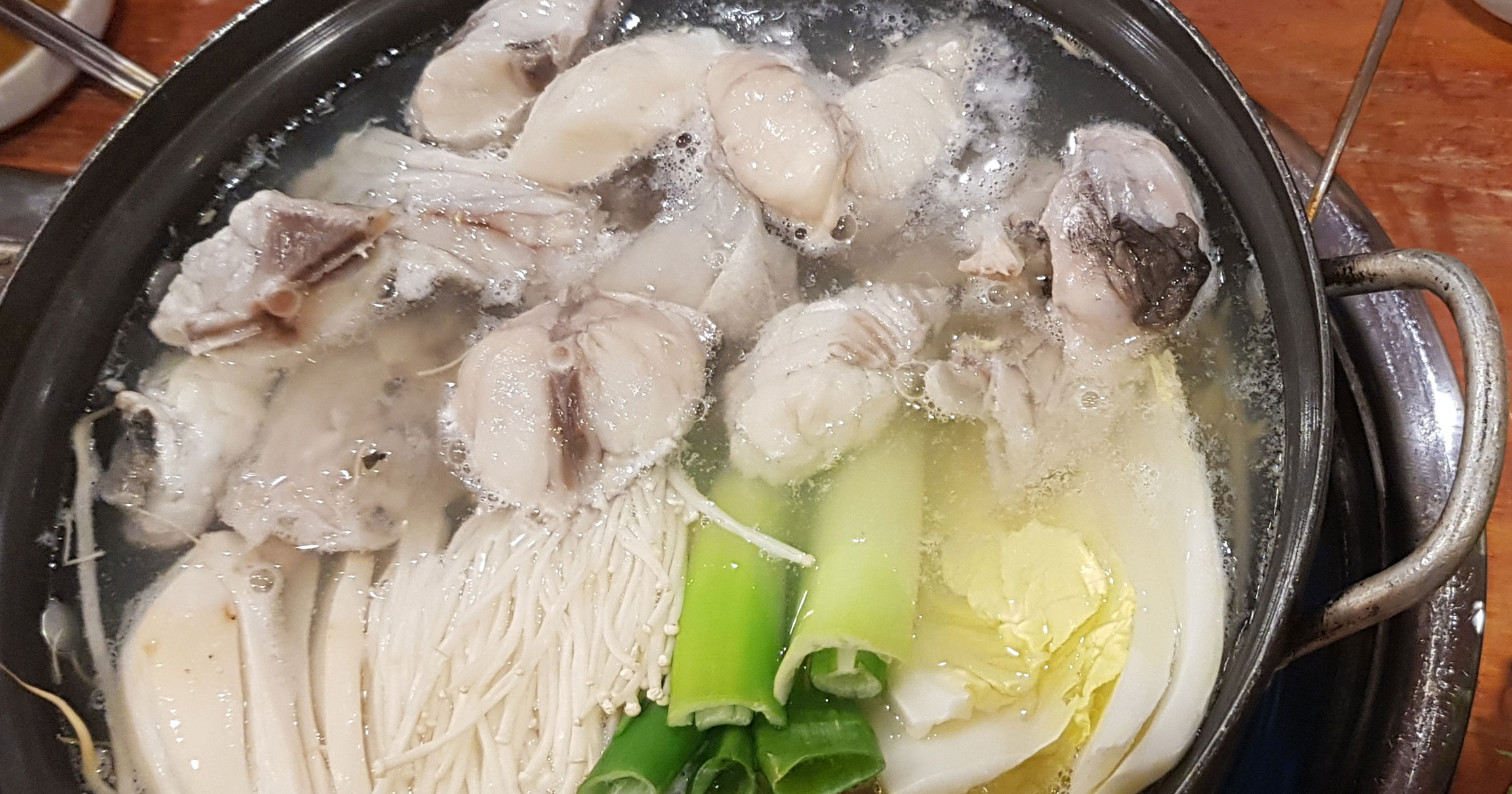 Fugu course meal at Bokdaegam in Ilwon-dong