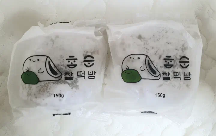 Two individually wrapped 150g Chamsoon Chaltteokbang mochi