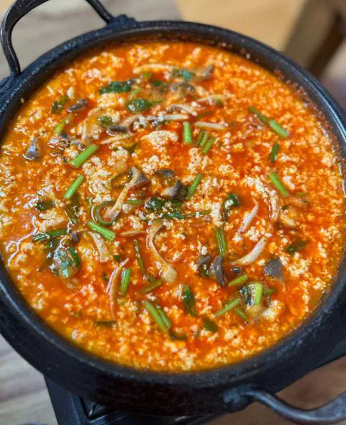 몽글몽글한 순두부가 가득한 9남매두부집 순두부전골