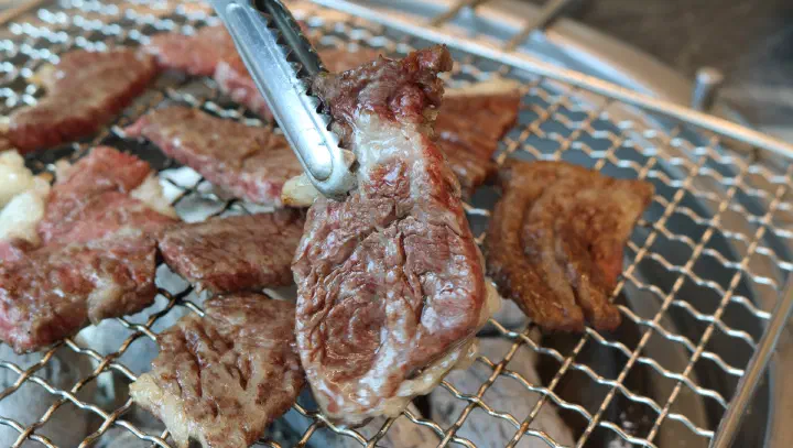 Hanwoo grilling over real charcoal at Cheolma Hanwoo Chowon