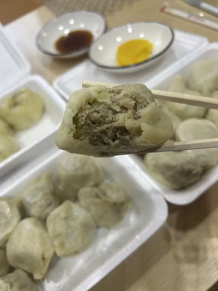 일광당 쑥찐빵을 반으로 가른 단면
