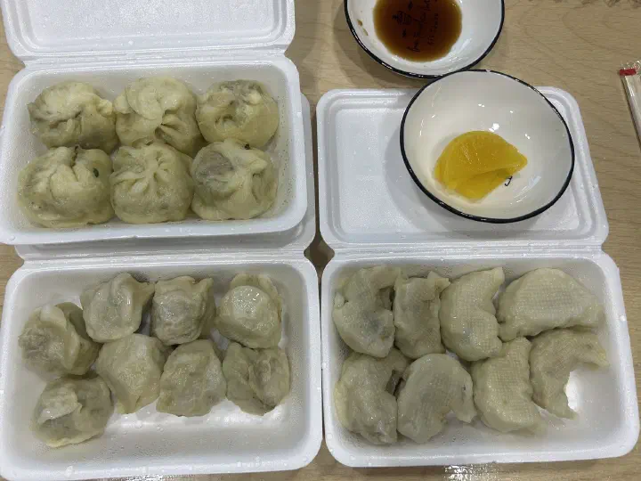 일광당 만두와 함께 주는 간장·단무지
