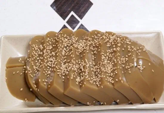 Acorn jelly with seasoning