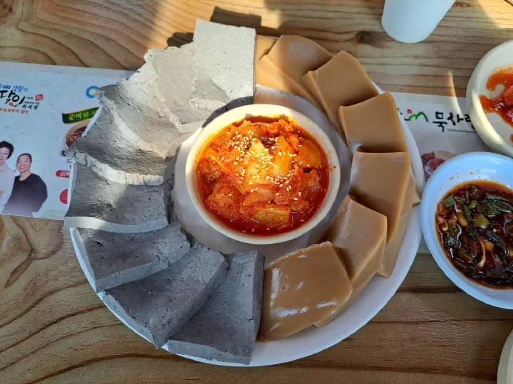 도토리 냉묵밥 한 상