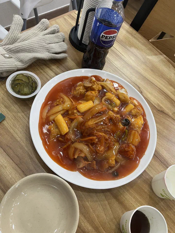 북경탕수육 김피탕 1인 상차림과 서비스로 나오는 펩시콜라