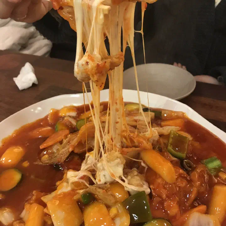 피탕김탕 치즈가 길게 늘어나는 김피탕