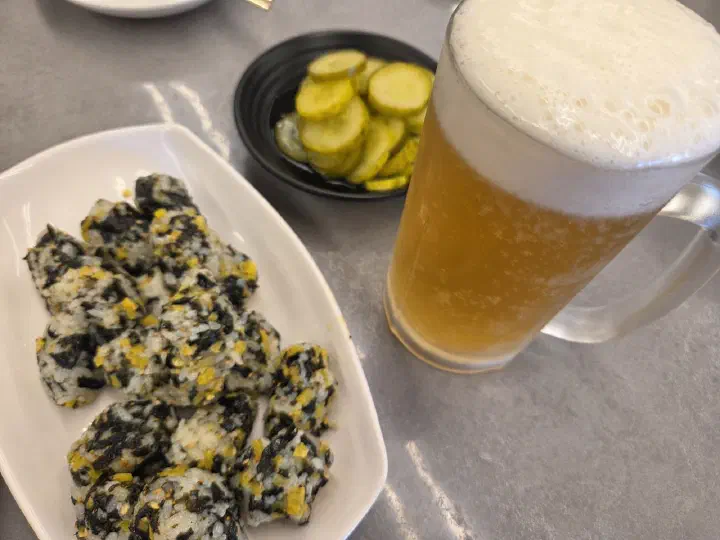 피탕김탕 주먹밥과 생맥주