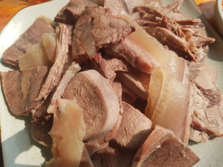 수육 한 접시