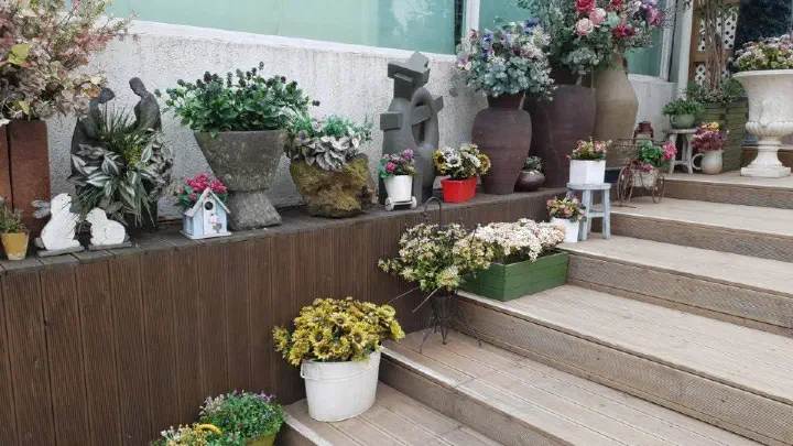 강마을다람쥐 입구로 이어지는 정원길