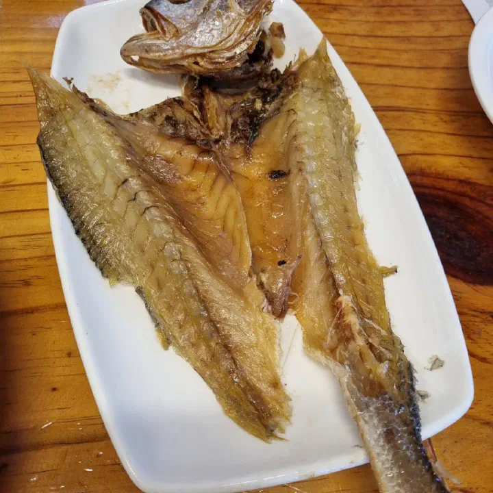노릇하게 구워 나오는 낙선재 영광보리굴비
