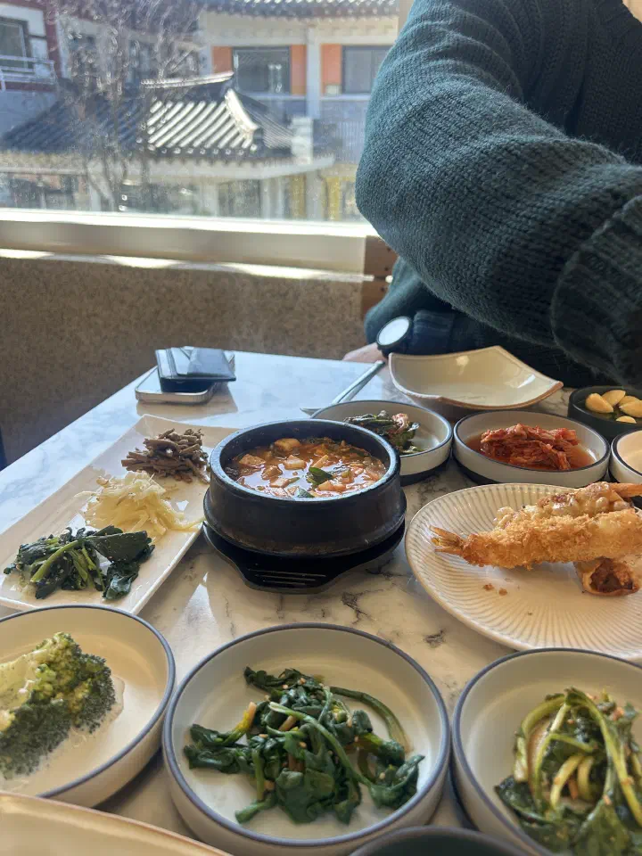 울산식당 한정식 반찬 전체 모습