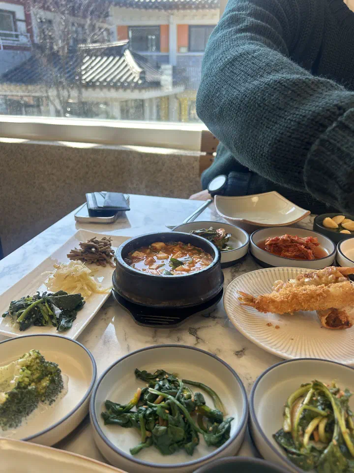 울산식당 한정식 반찬 전체 모습