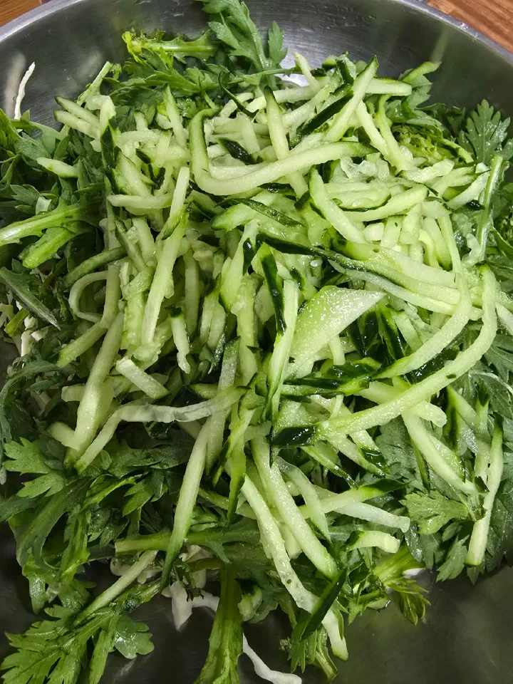 Bibim jjolmyeon before mixing