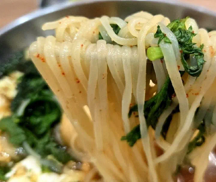 당일 뽑은 쫄면 면발