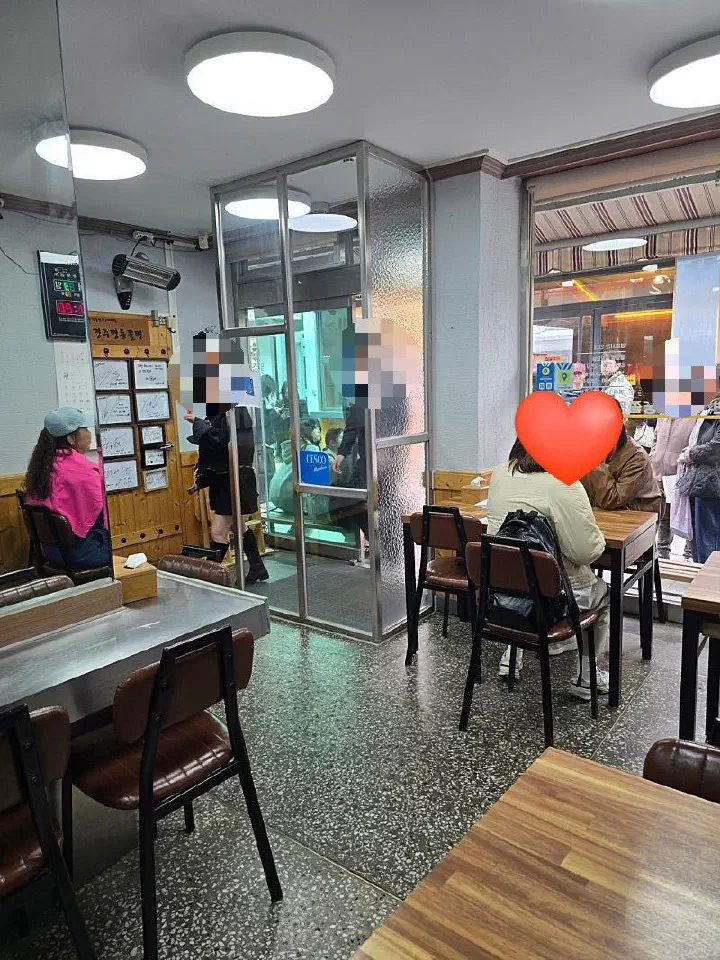 리모델링한 깔끔한 내부
