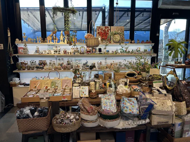 Souvenir shop at The Road 101 selling local Hadong goods and gifts