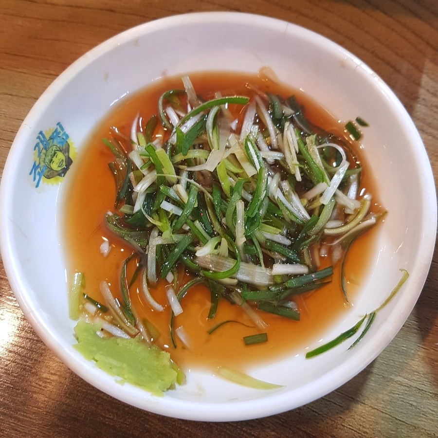 Scallion sauce with wasabi at Dapeojuneunjip