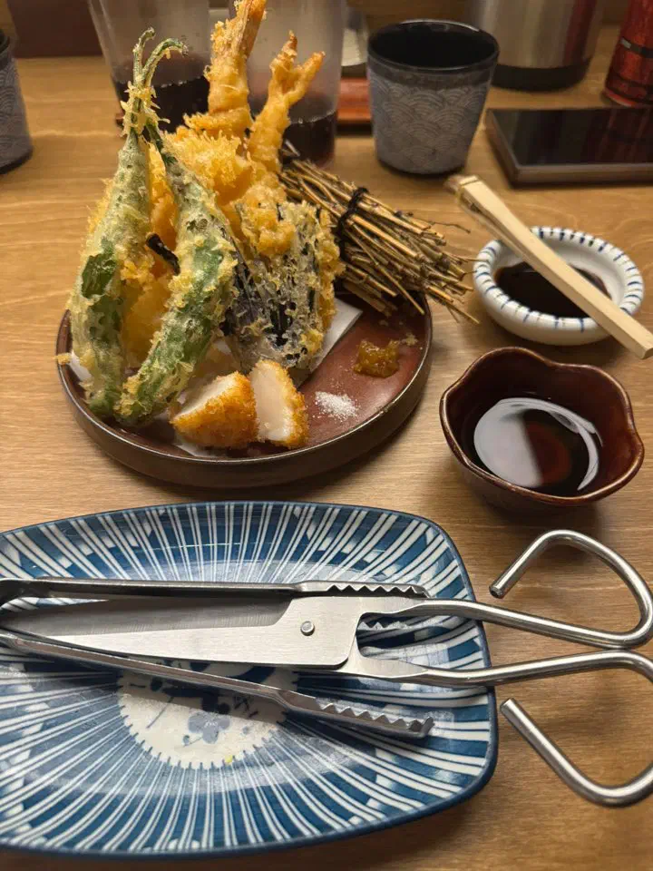 Assorted tempura platter with light thin batter at Haemok, Haeundae