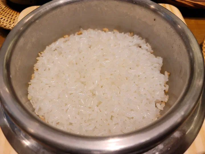 Freshly cooked white stone-pot rice at Saerijae