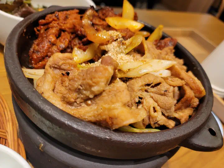 Flame-grilled soy-marinated pork at Saerijae