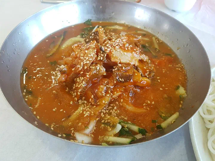 Chonchon Haenyeochon mulhoe: raw fish in a cold, tangy icy broth