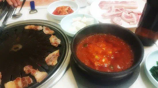 솔지식당 뚝배기에 보글보글 끓는 추자도 대멸치 멜조림