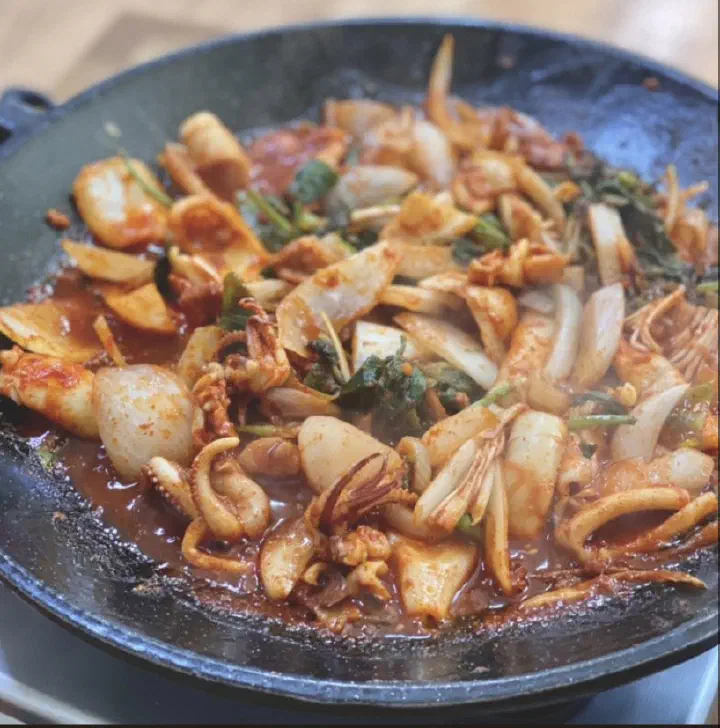 제주 태광식당 생 한치를 구워 양념을 바른 한치불고기 철판
