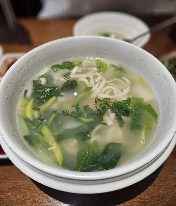 신라제면 안국점 새우와 오징어를 올린 해물파전