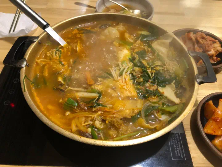Broadcast and Blue Ribbon marks at the entrance of Jinnampo Noodle