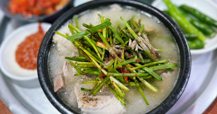 A steaming bowl of Miryang-style pork soup at Jeilsikdang