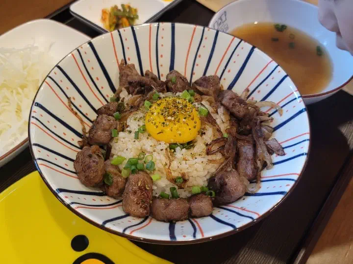 울산 미슐당 울산점 큐브스테이크 덮밥 노른자